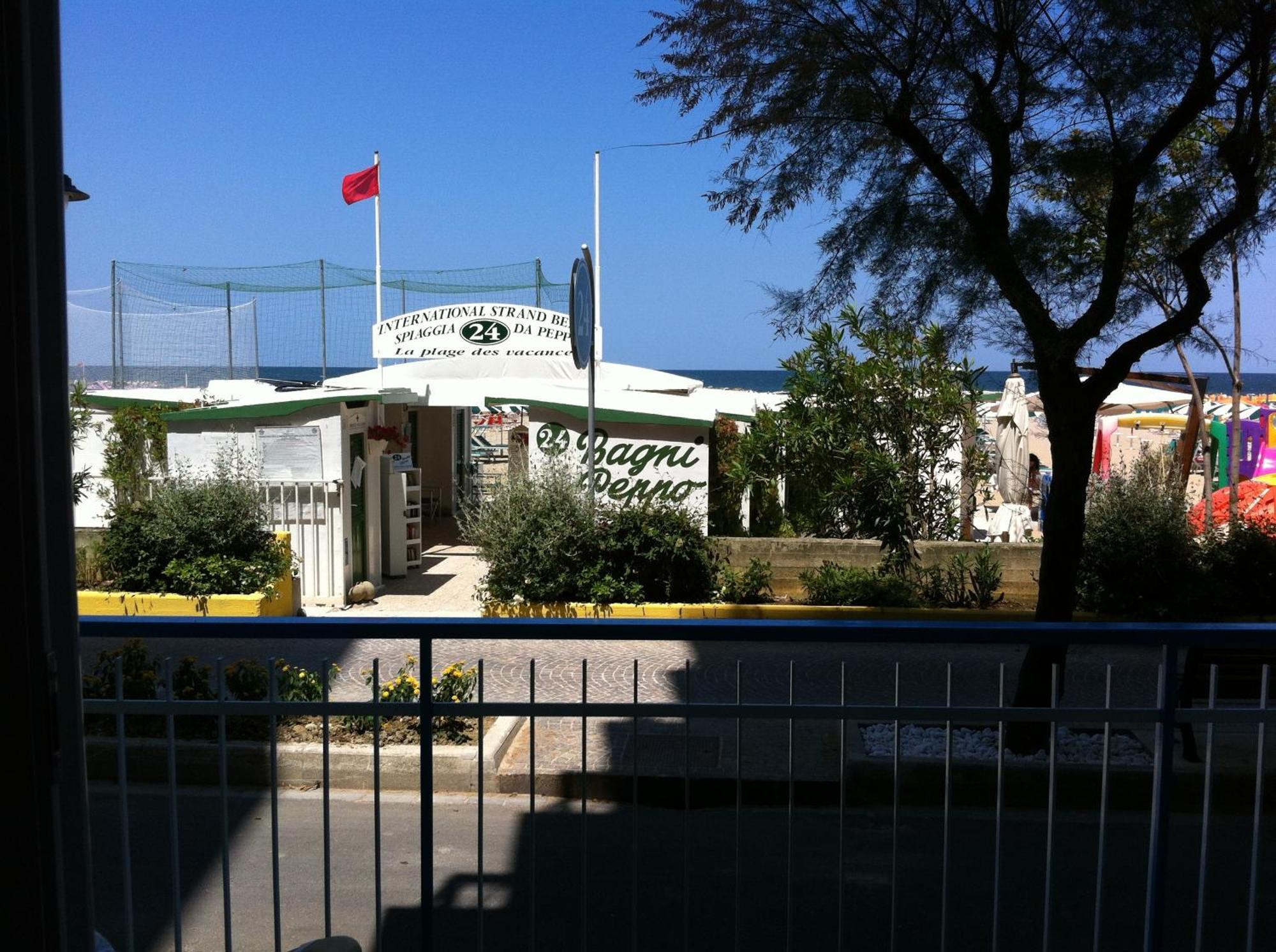 Strand Hotel Gabicce Mare Exterior foto