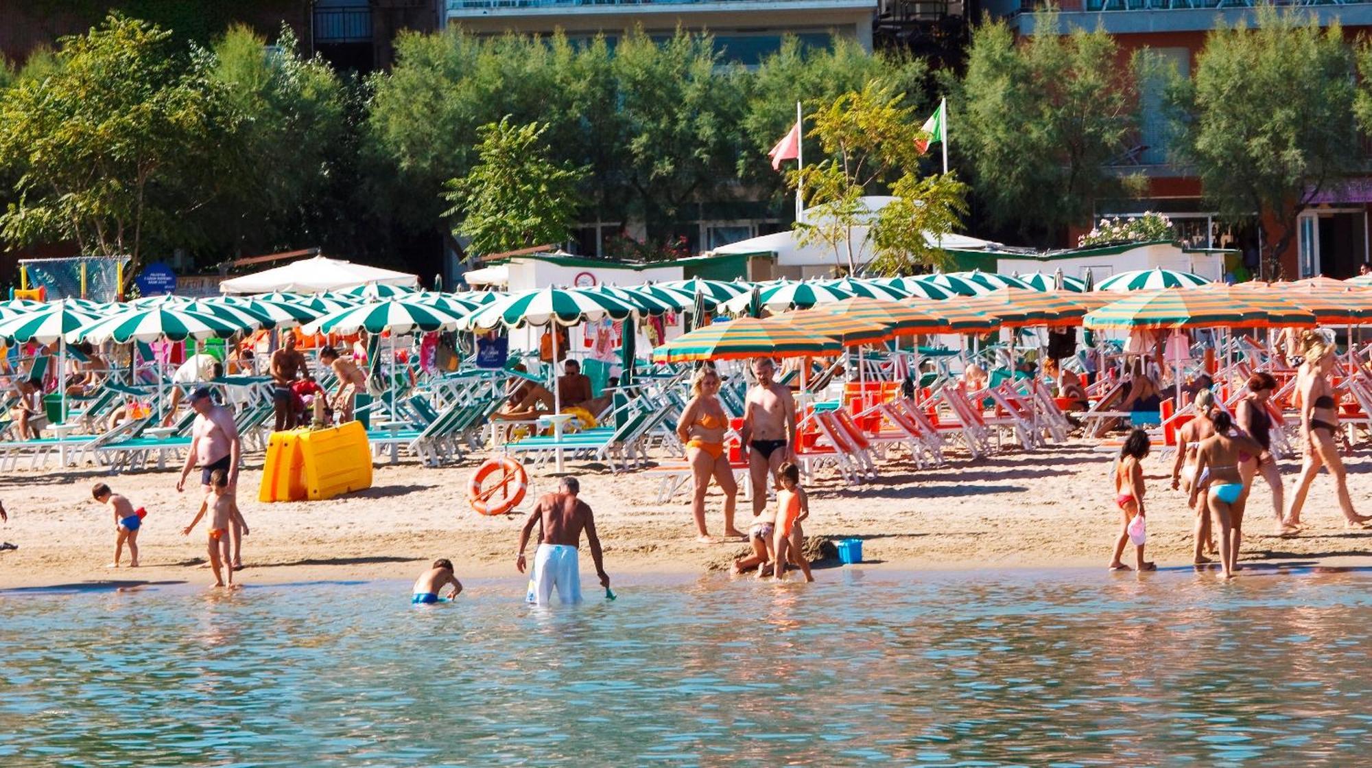 Strand Hotel Gabicce Mare Exterior foto