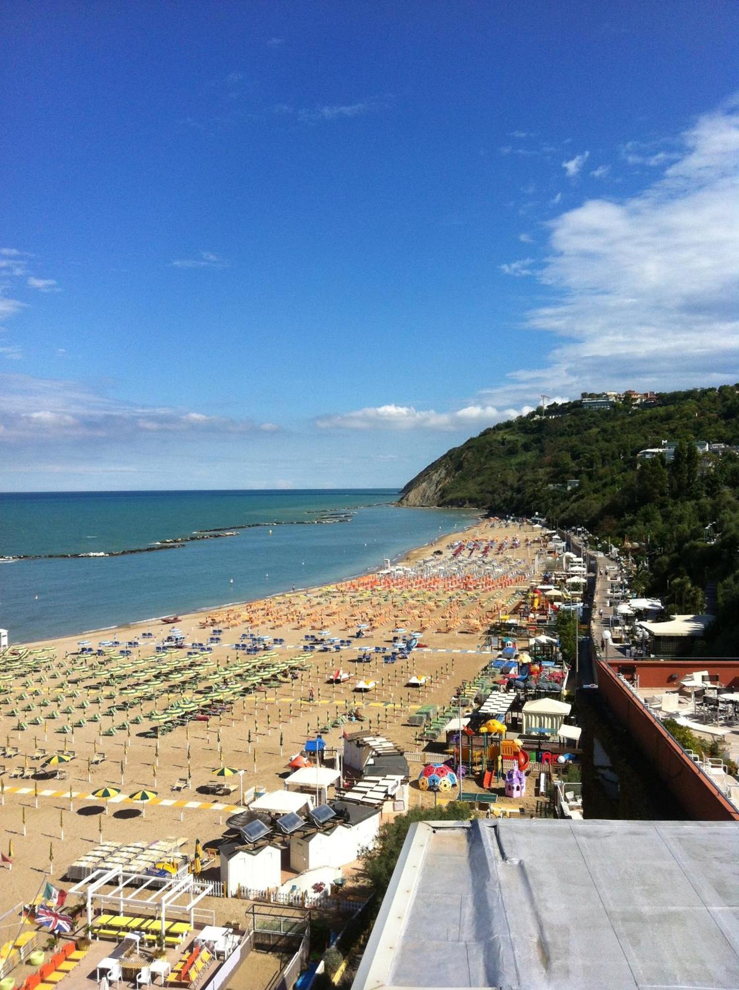 Strand Hotel Gabicce Mare Cameră foto