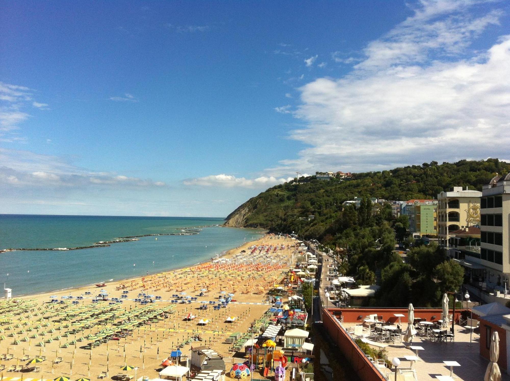 Strand Hotel Gabicce Mare Cameră foto