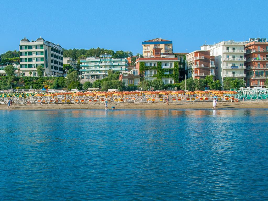 Strand Hotel Gabicce Mare Exterior foto