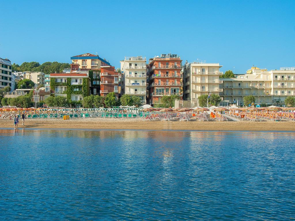 Strand Hotel Gabicce Mare Exterior foto